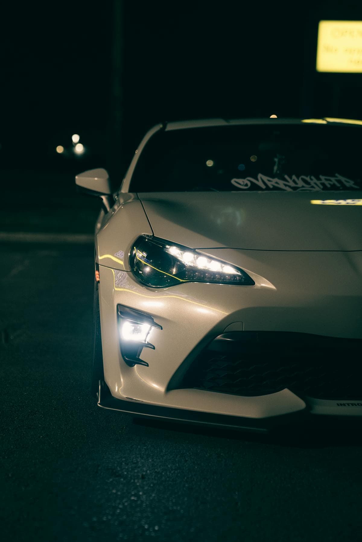 LED vs halogen vs xenon — bilbelysning jämförd