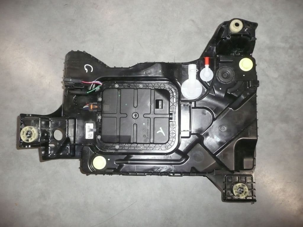 Adblue-tank - Peugeot 3008 II/5008 II 1.6HDI