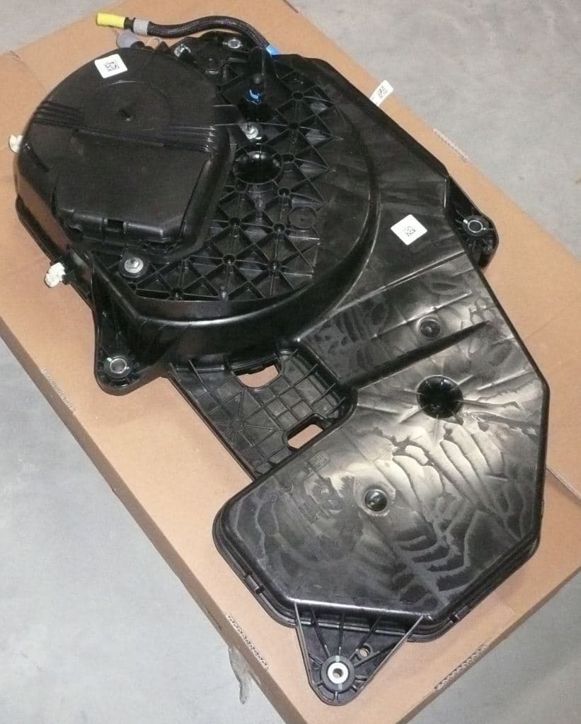 Adblue-tank - Renault Megane IV 1.5DCI från Autofrance - bild 3