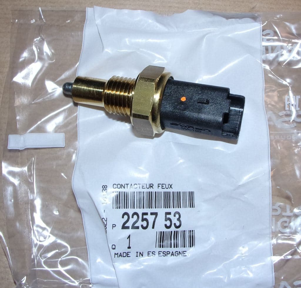 Backljusbrytare - Citroën Berlingo/C1/P206 från Autofrance