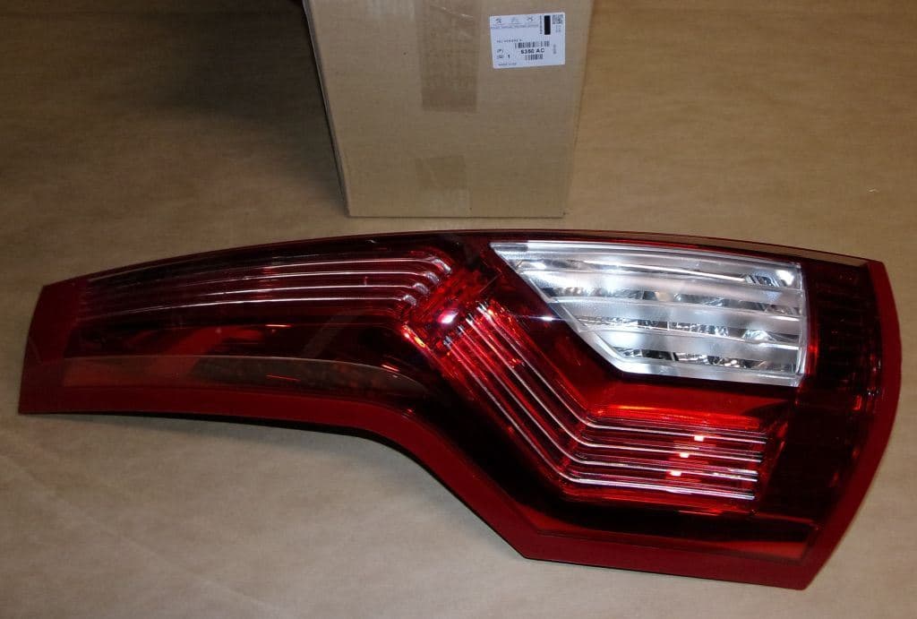 Bakljus - Citroën C4 Picasso vänster