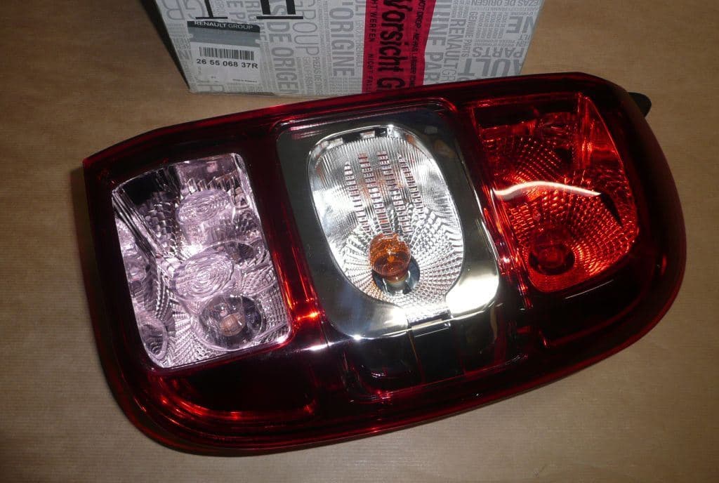 Bakljus - Dacia Duster höger från Autofrance