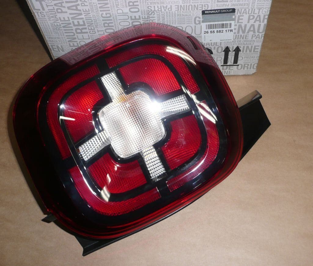 Bakljus - Dacia Duster II vänster från Autofrance