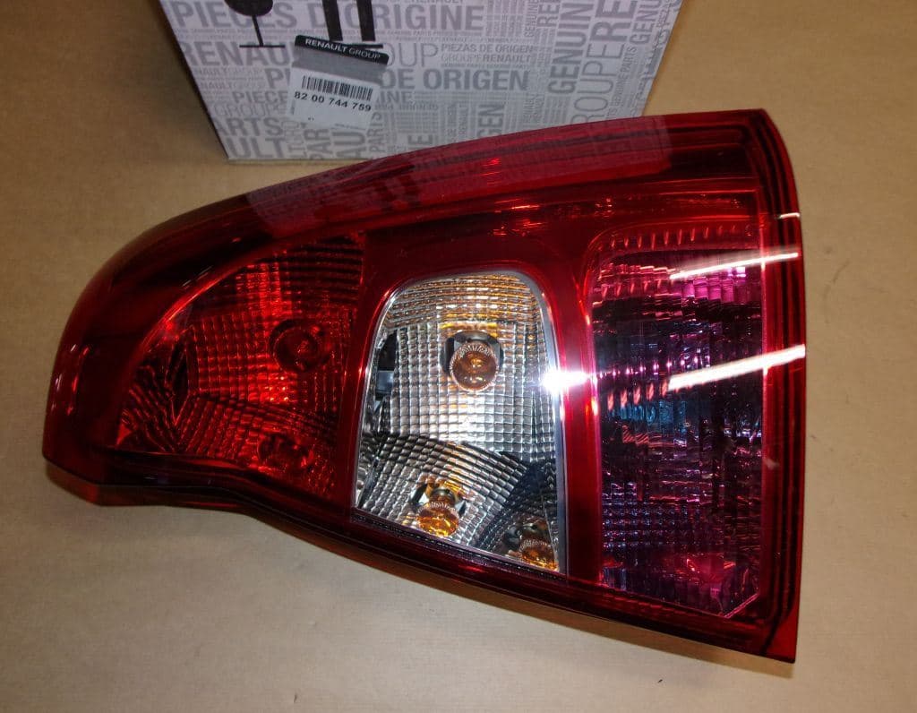 Bakljus - Dacia Logan höger