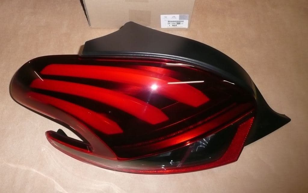Bakljus Komplett - Peugeot 208 Facelift vänster