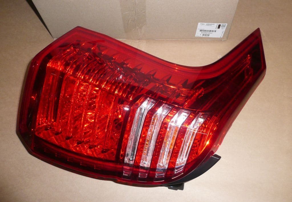 Bakljus - Peugeot 5008 09> vänster