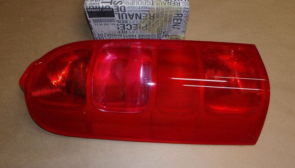 Bakljus - Renault Master II vänster