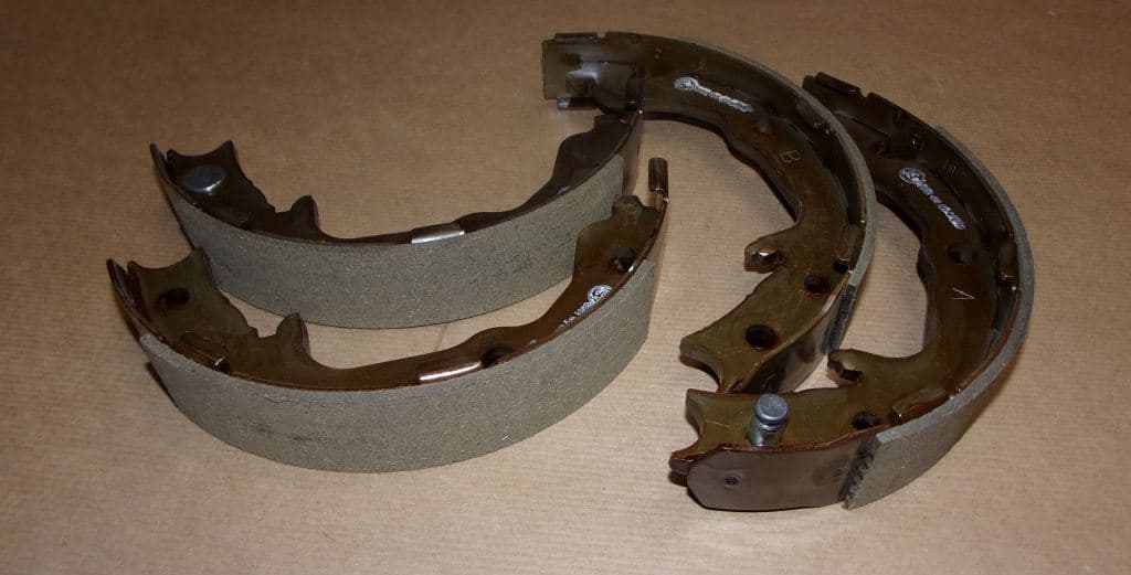 Bromsbackar - Peugeot 4007/4008, Bak från Autofrance - bild 2