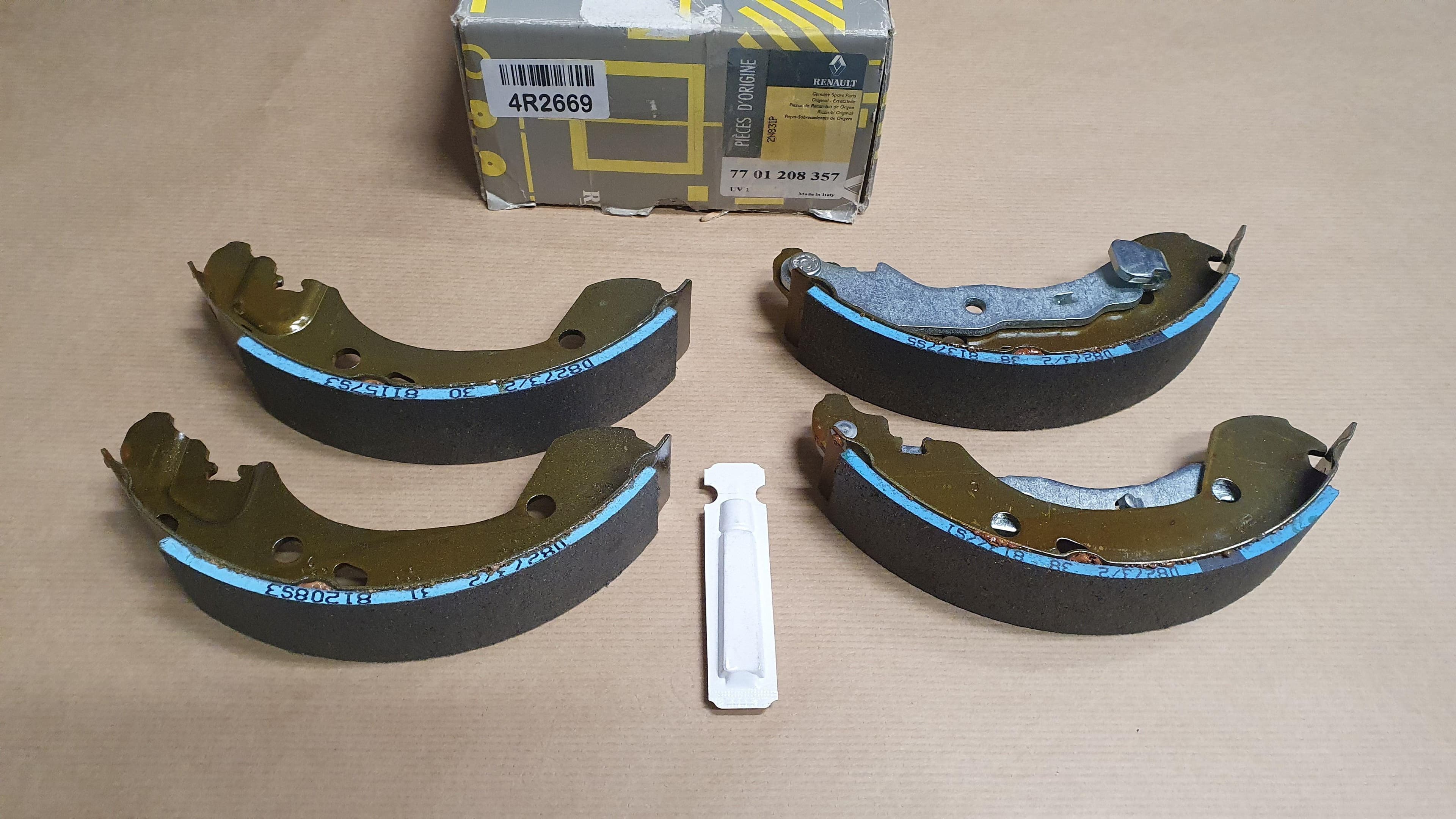 Bromsbackar - Renault Clio III/Modus/Grand Modus från Autofrance