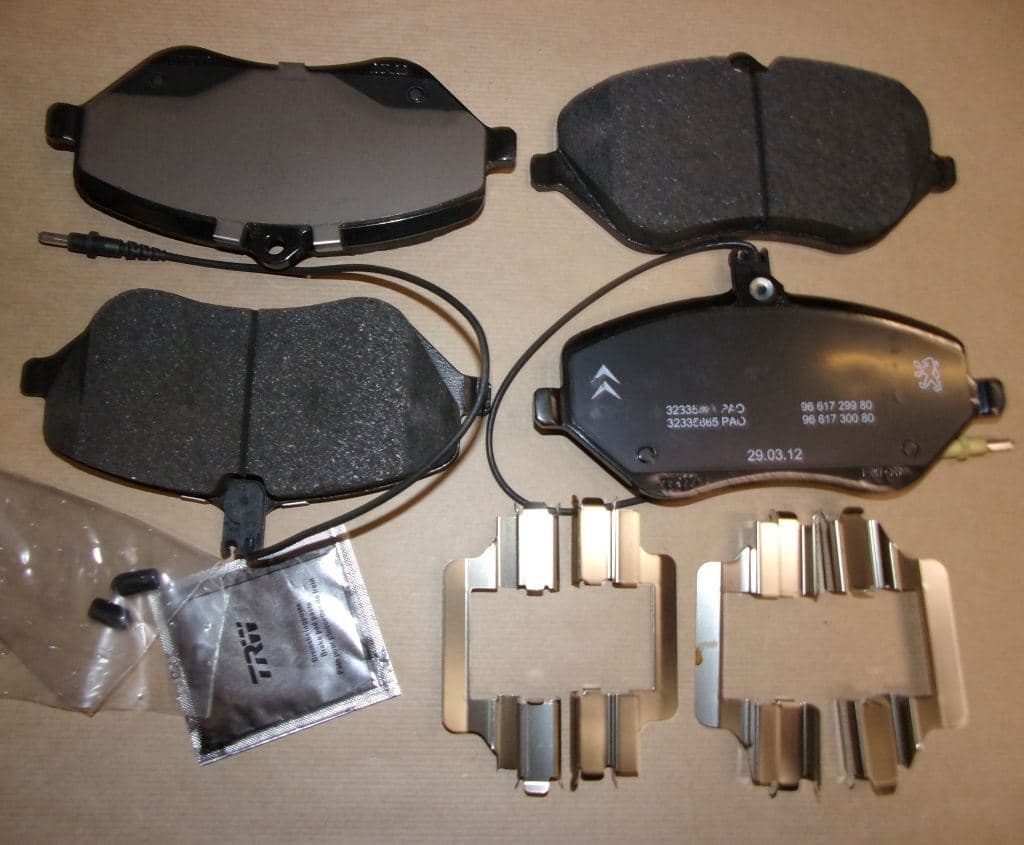 Bromsbelägg - Citroën C5 III/C6/P407/607, Fram från Autofrance - bild 2