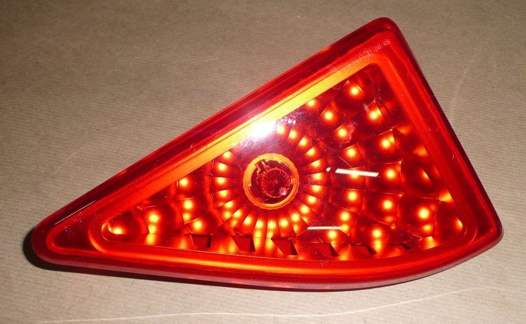 Bromsljus - Renault Master III bak mitten från Autofrance - bild 2