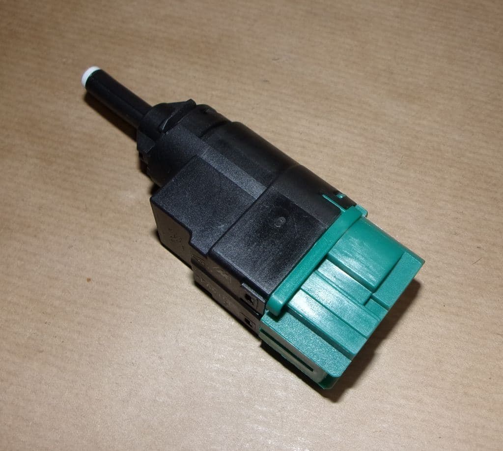 Bromsljusbrytare - Renault Trafic III från Autofrance - bild 2