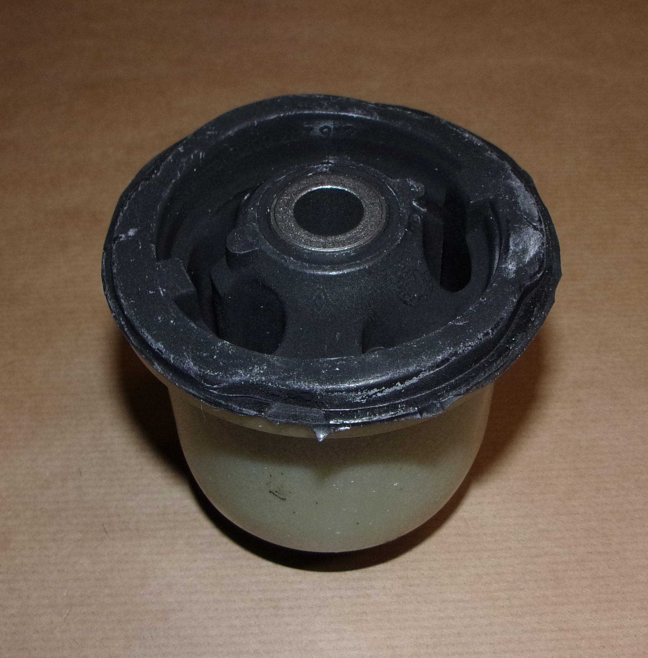 Bussning Bakaxel - Dacia Duster/Logan från Autofrance - bild 2