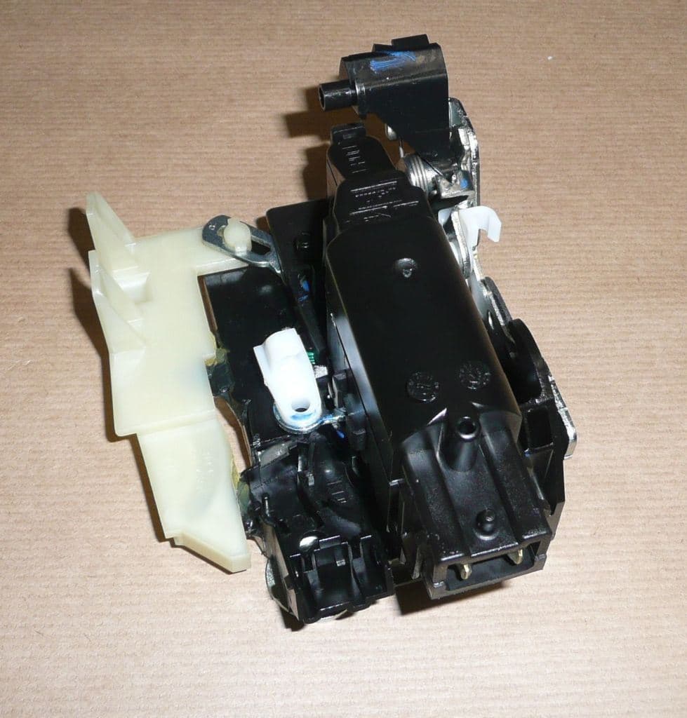 Dörrlås - Dacia Duster fram, Höger från Autofrance - bild 3