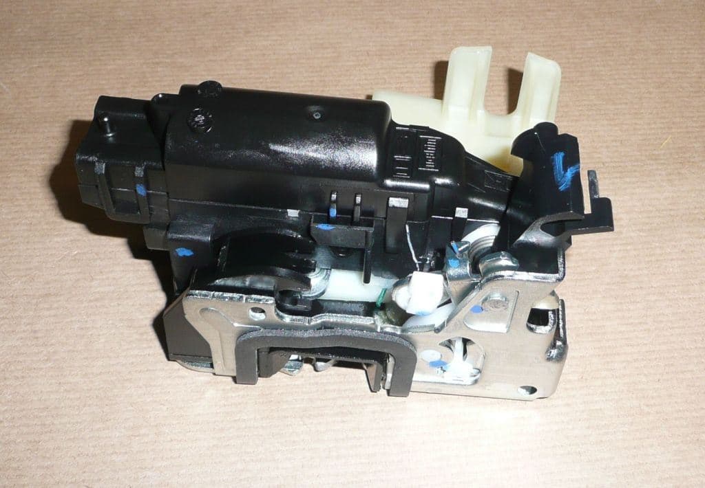 Dörrlås - Dacia Duster fram, Höger från Autofrance - bild 4