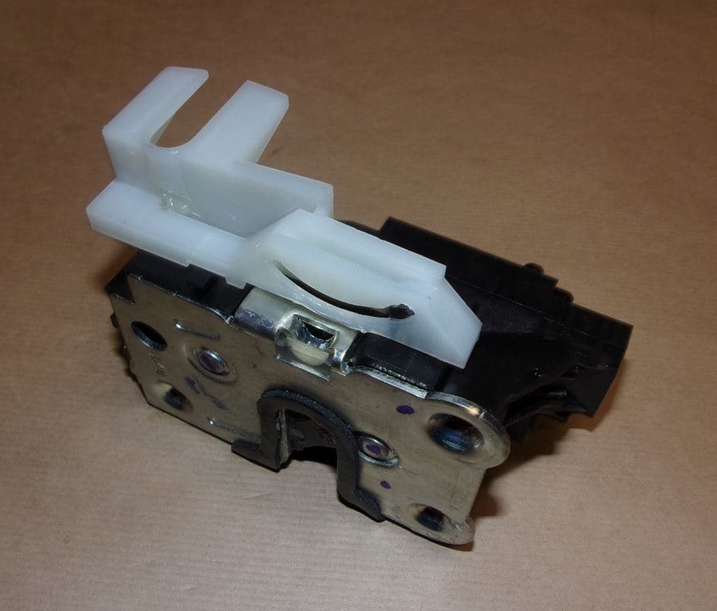 Dörrlås - Dacia Duster fram, Höger från Autofrance - bild 2