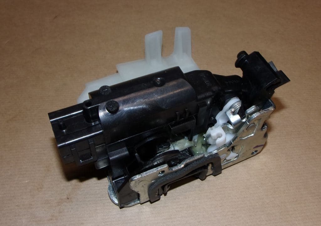 Dörrlås - Dacia Duster fram, Höger från Autofrance - bild 3