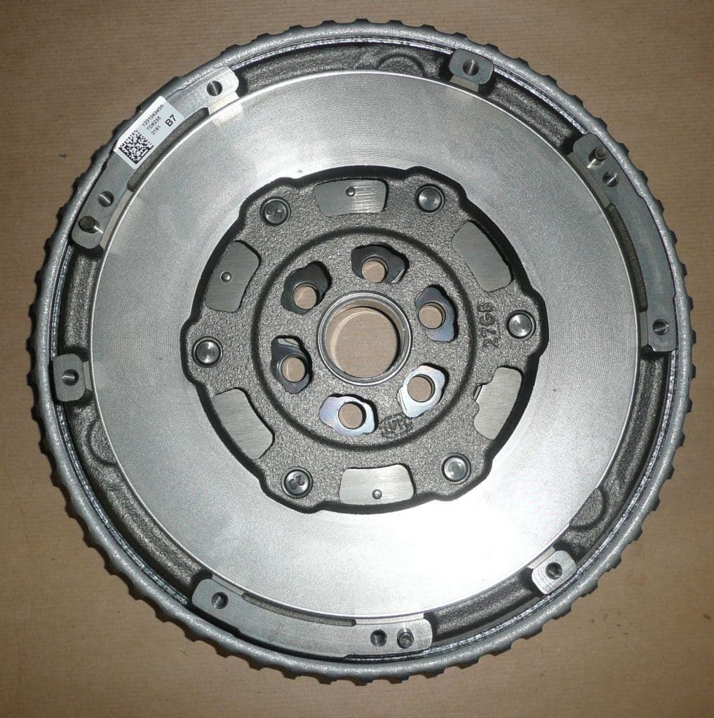 Dubbelmassesvänghjul - Renault Megane III 1.4TCE från Autofrance - bild 3