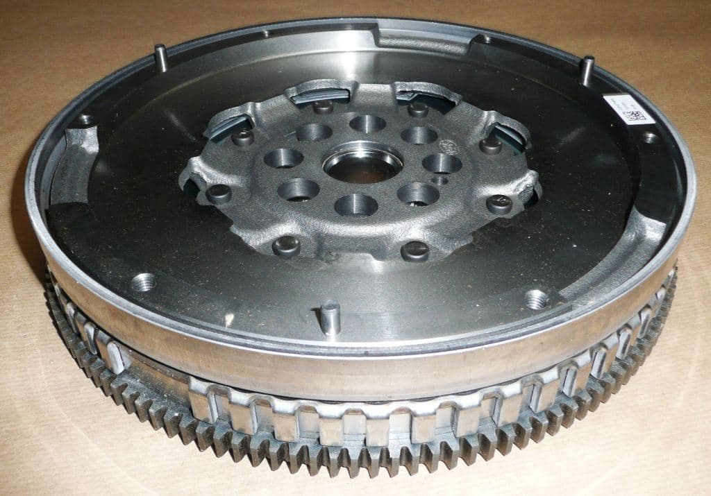 Dubbelmassesvänghjul - Renault Trafic III 1.6DCI från Autofrance - bild 4