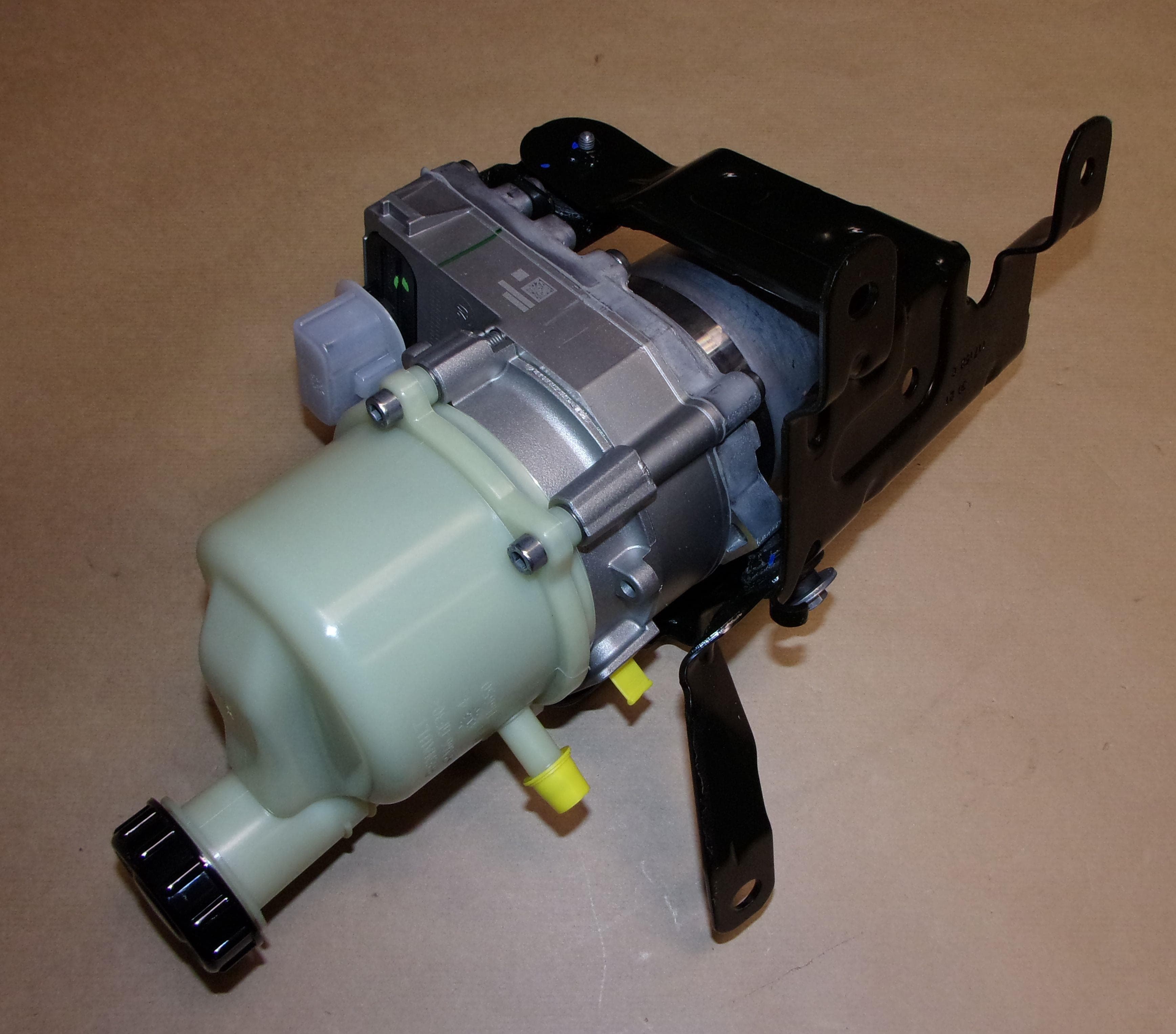 Elhyd Servostyrningspump - Dacia Duster I/II från Autofrance - bild 3