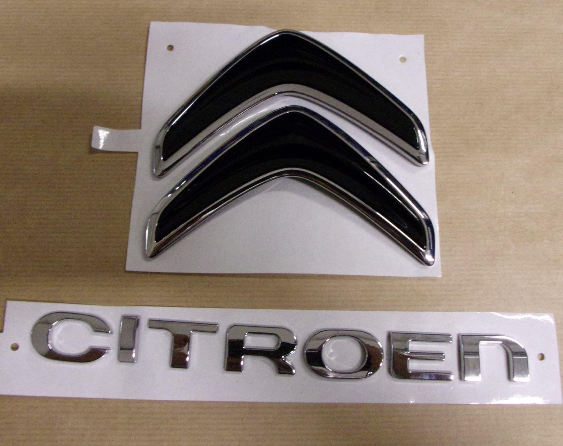Emblem - Citroën C4 Cactus från Autofrance - bild 3