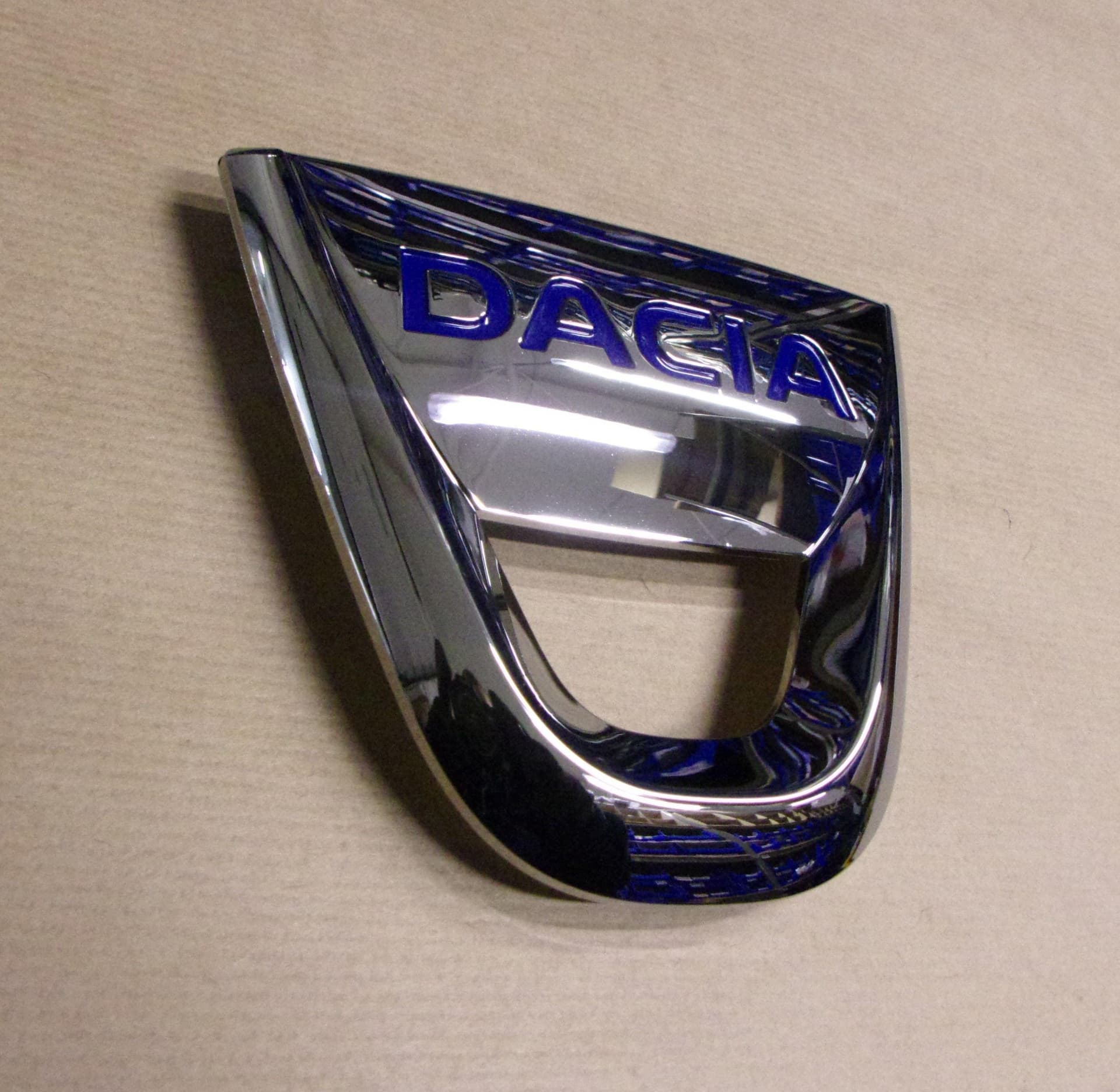 Emblem - Dacia Duster I/Logan II från Autofrance - bild 4