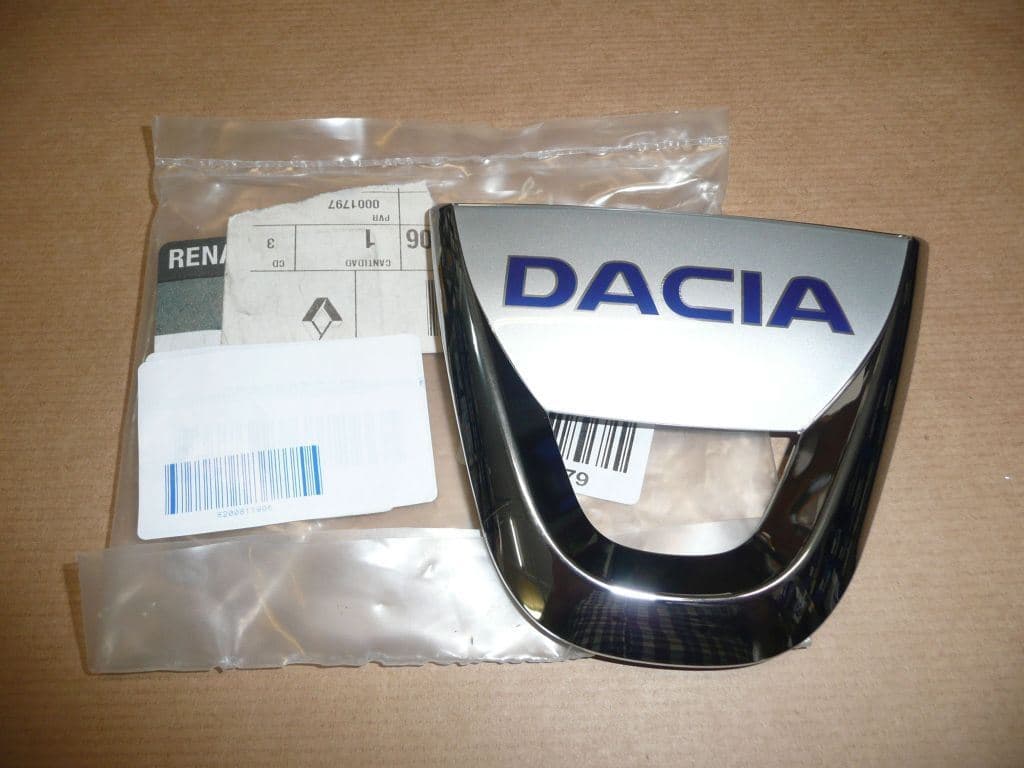Emblem Dacia - DUSTER,LODGY,DOKKER FRAM från Autofrance