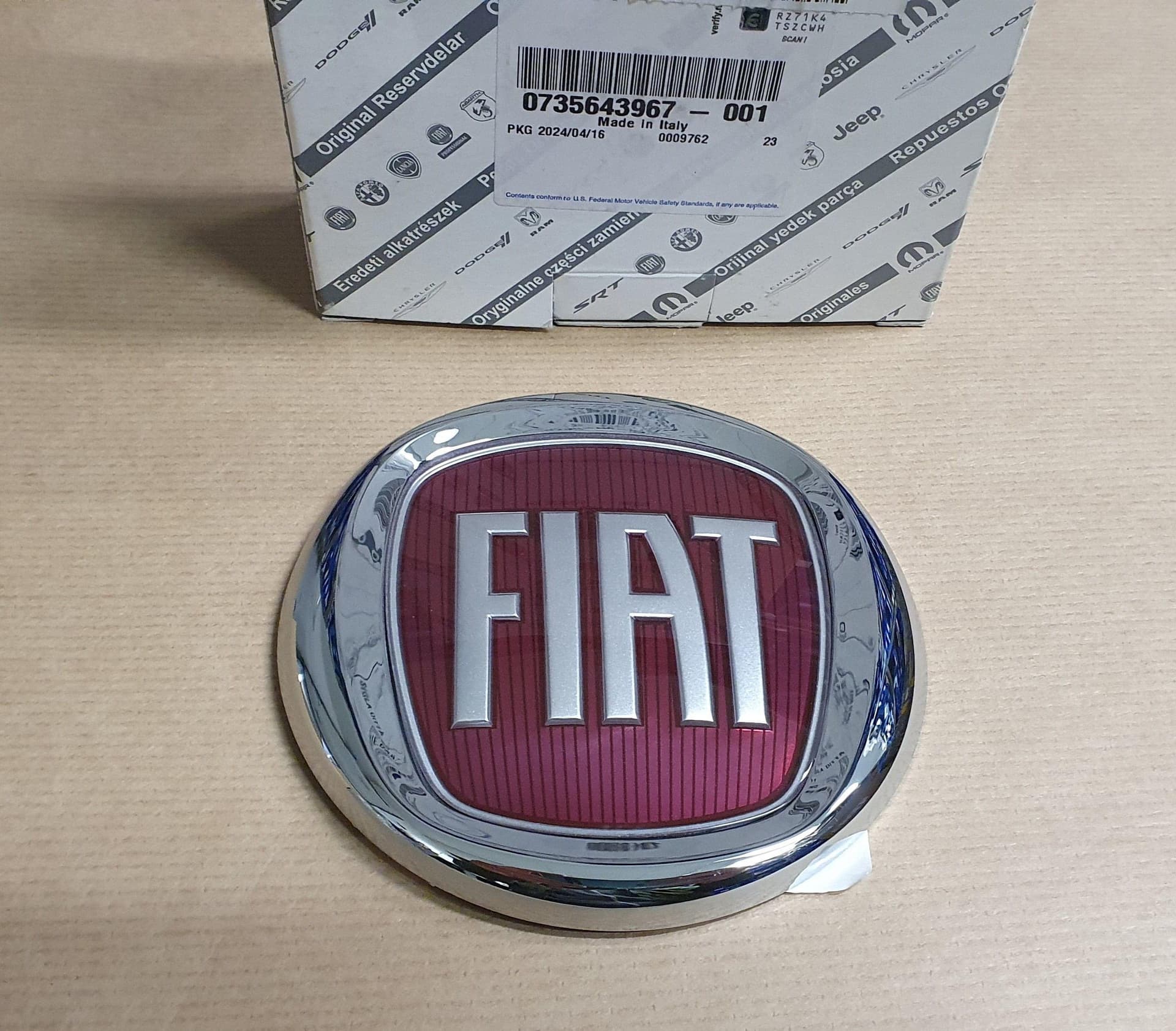 Emblem - Fiat Fullback, Bak från Autofrance