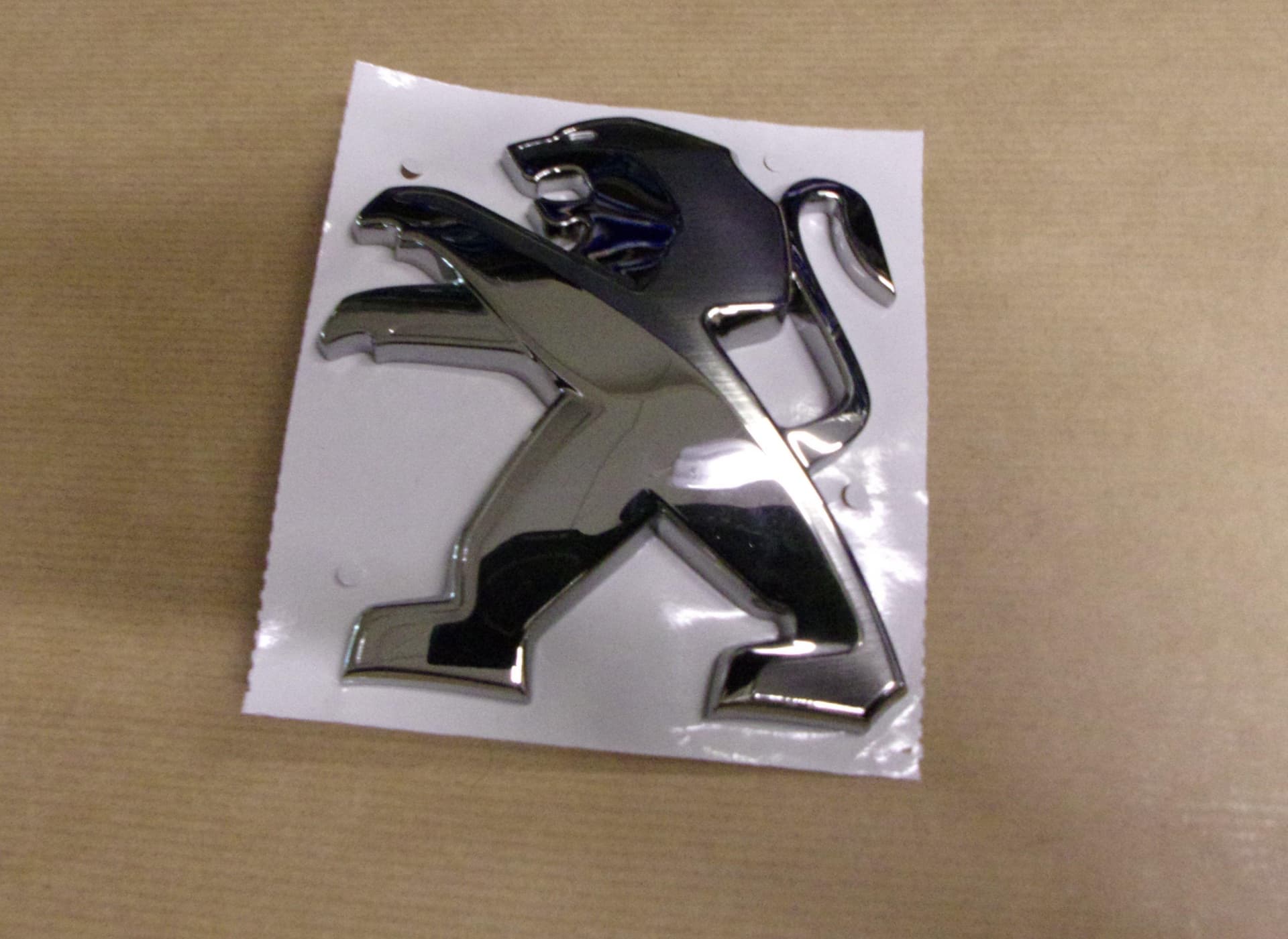 Emblem - Peugeot 208 II/2008 II, Fram från Autofrance - bild 2