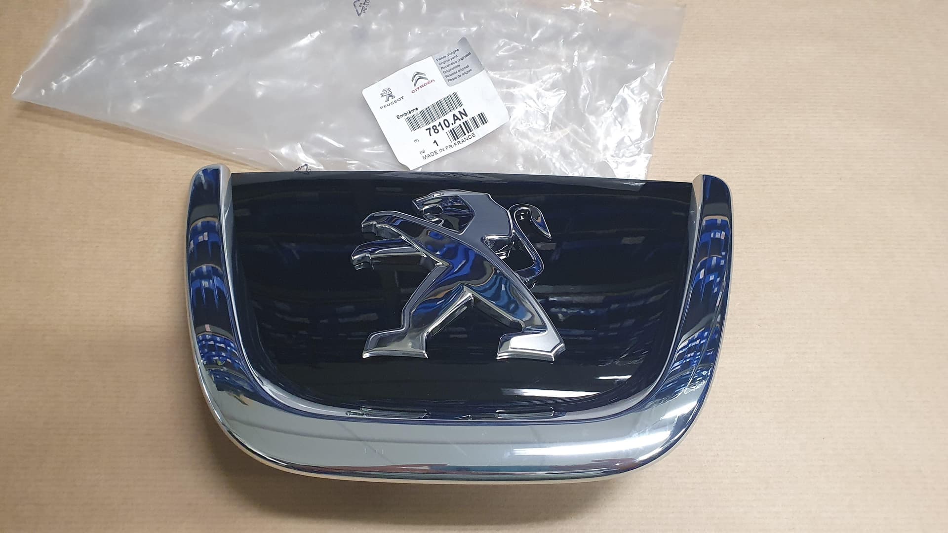 Emblem - Peugeot 308, Fram från Autofrance