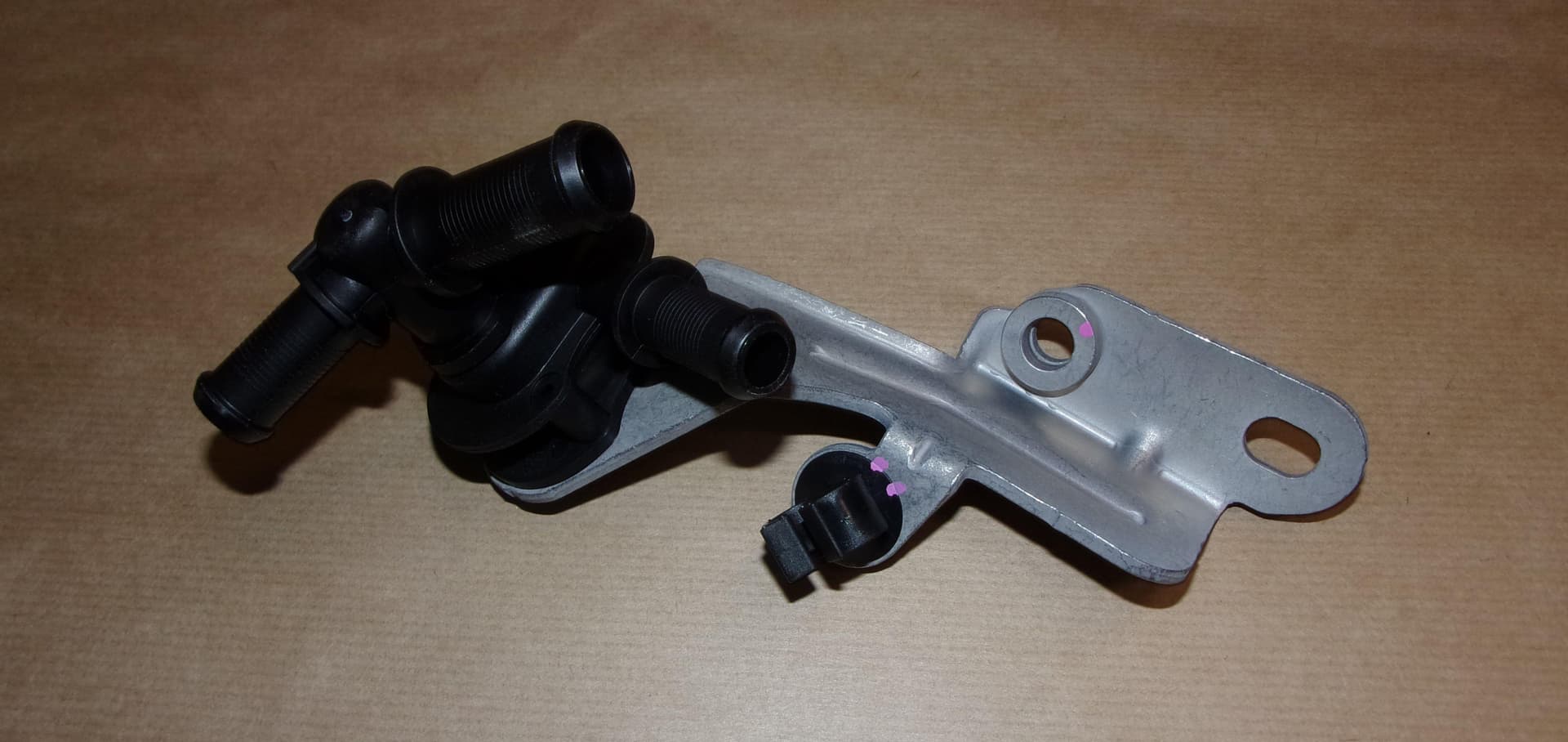Fäste Vattenpump - Citroën C5 III 1.2THP från Autofrance - bild 2