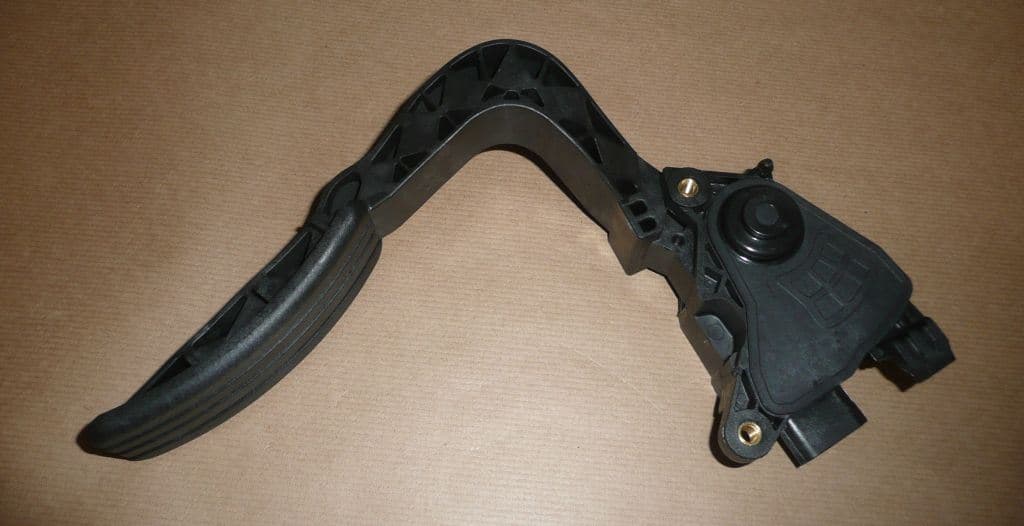 Gaspedal - Renault Megane III 1.5DCI från Autofrance - bild 3