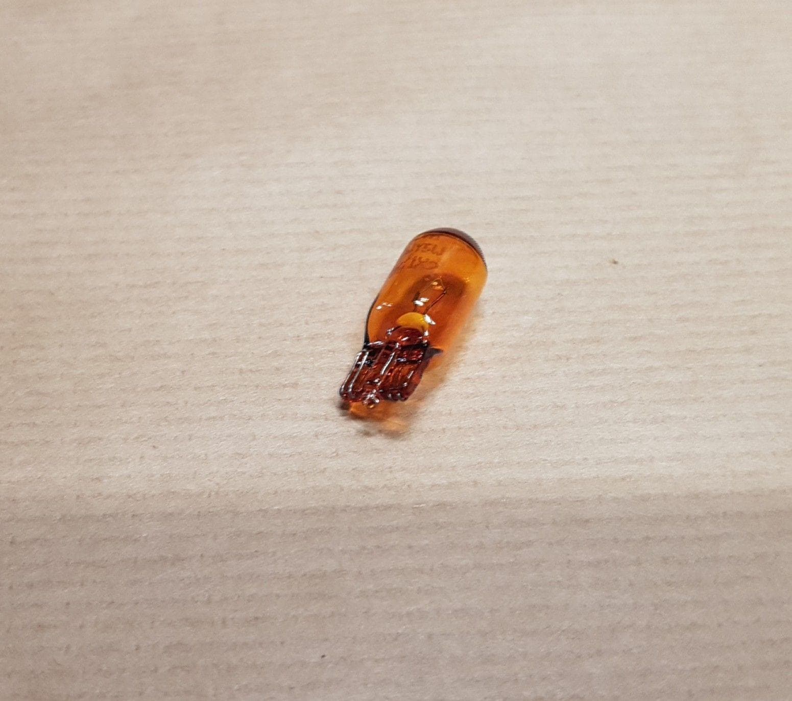 Glödlampa - 12V WY5W COKÓŁ-W2.1X9.5D C,P,R från Autofrance - bild 2