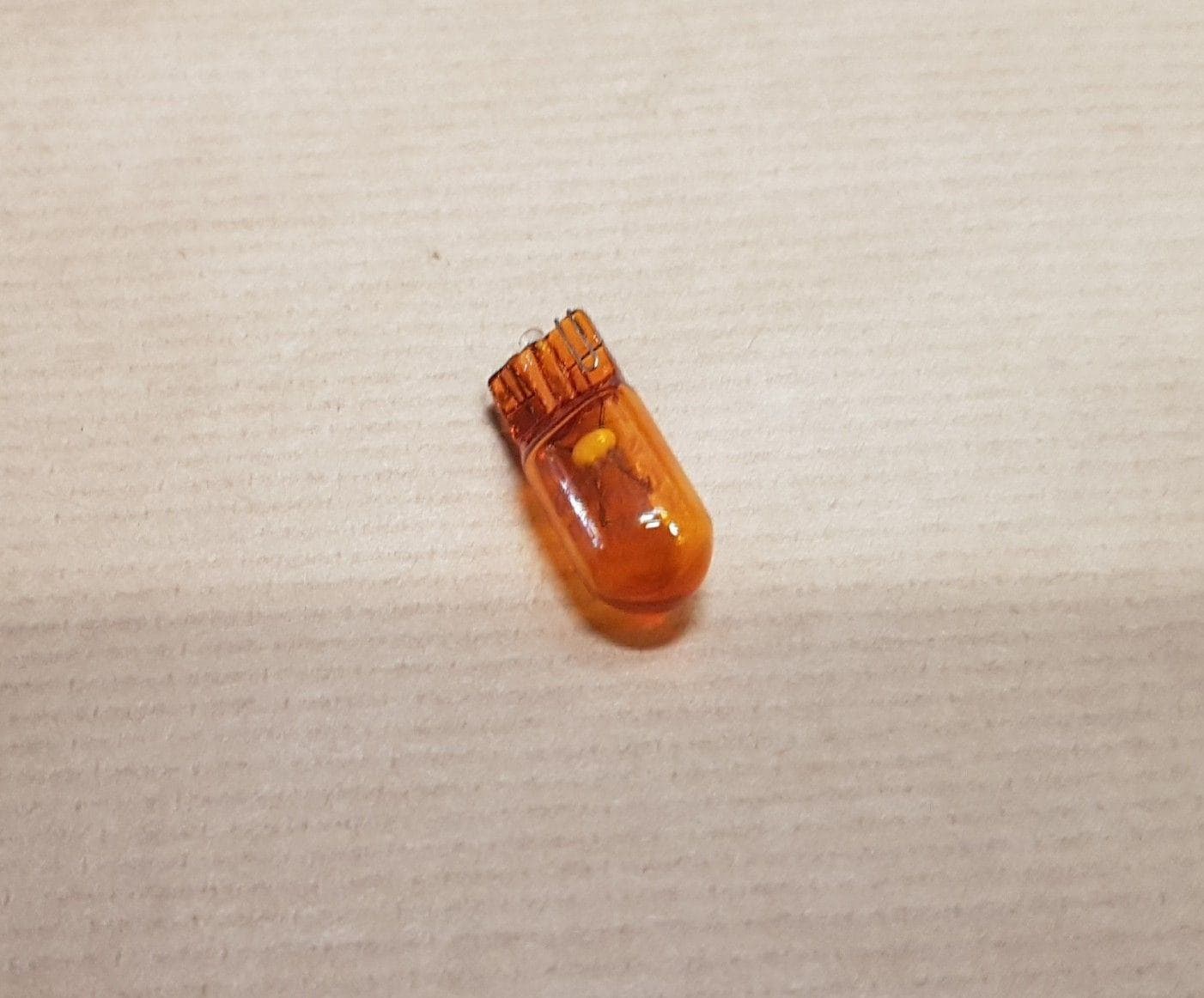 Glödlampa - 12V WY5W COKÓŁ-W2.1X9.5D C,P,R från Autofrance - bild 3