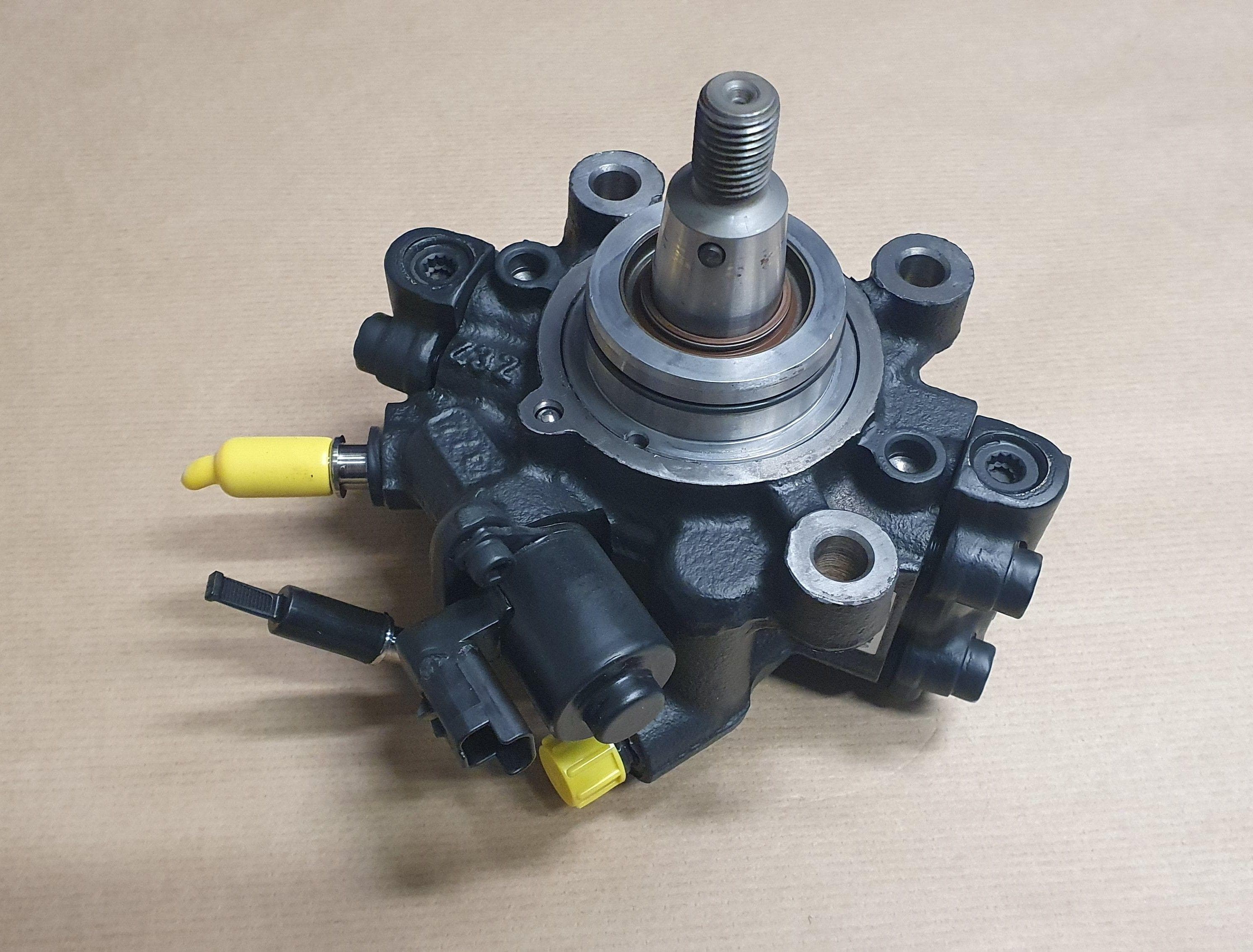 Insprutningspump - Renault Master III 2.3DCI, 19> från Autofrance - bild 2