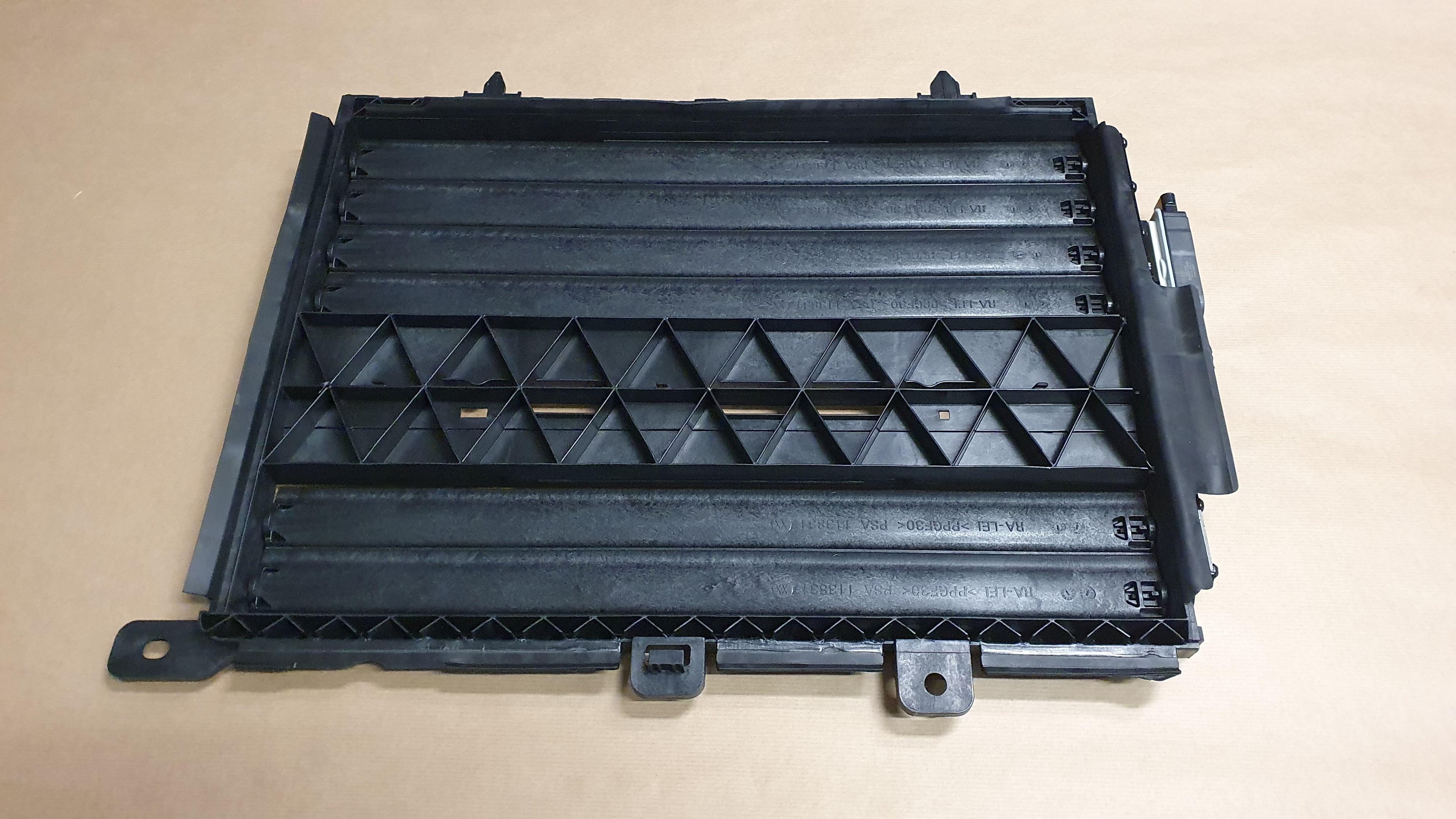 Jalusigrill från Autofrance - bild 2