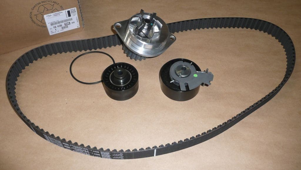 Kamremssats Med Pump - Citroën Berlingo/P206 1.6 från Autofrance