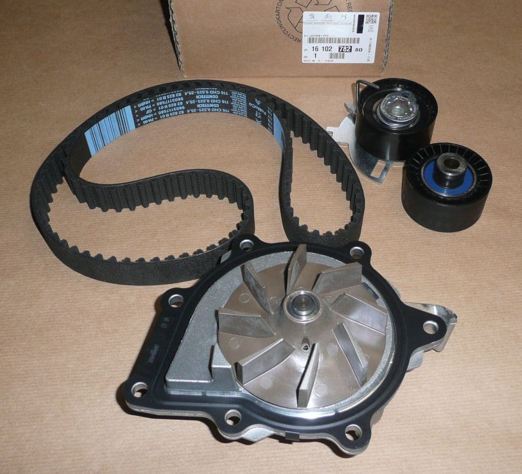 Kamremssats Med Pump - Citroën C4 II, Peugeot 308 2.0HDI från Autofrance