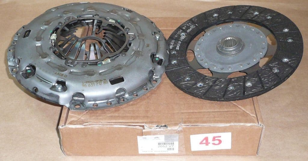 Koppling Sats - Citroën C5/C6/C8, Peugeot 407 2.2HDI Ml6 från Autofrance