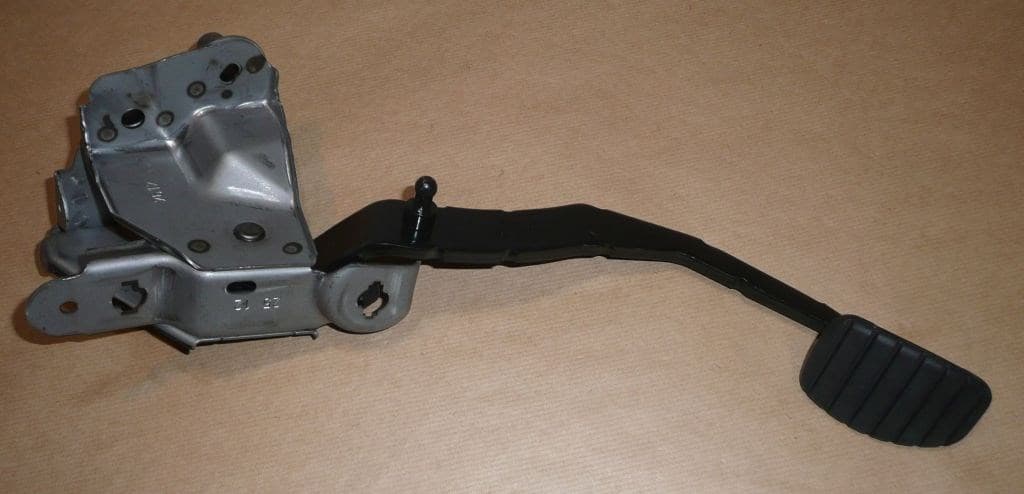 Kopplingspedal - Renault Clio III 1.2 16V från Autofrance - bild 2