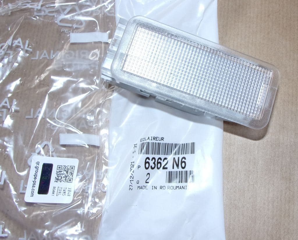 Lampa (liten) - Handskfack C C5 AIRCROSS