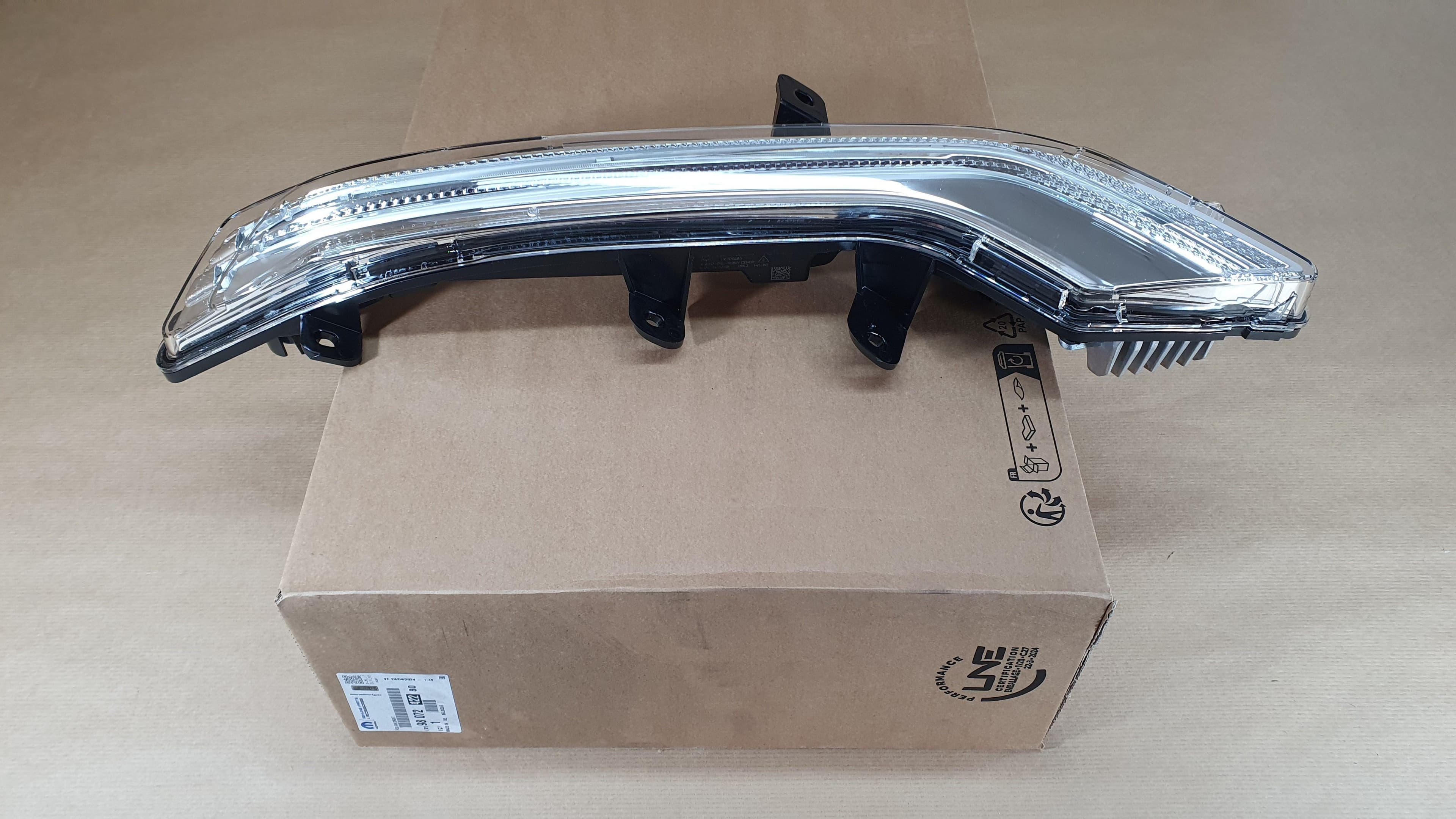 Led-varselljus - Peugeot 508 14-18 höger från Autofrance