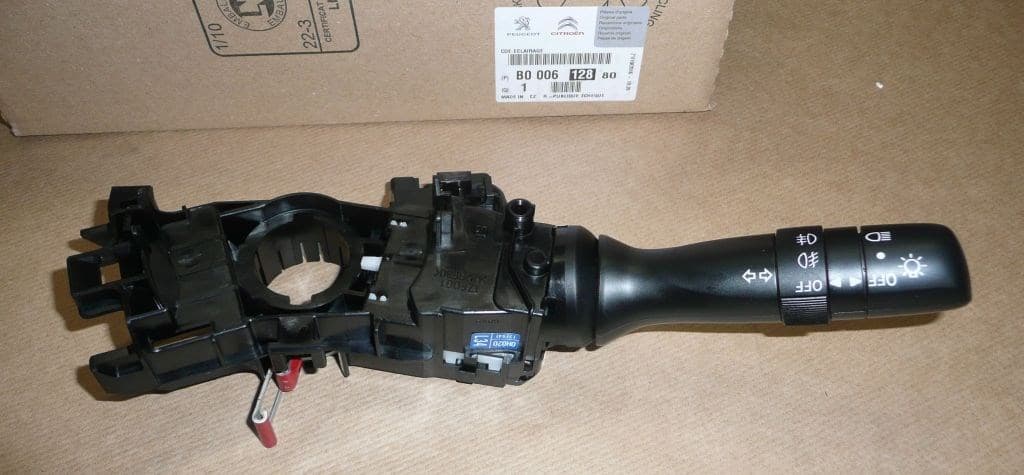 Ljusbrytare - Citroën C1/P107, 12>