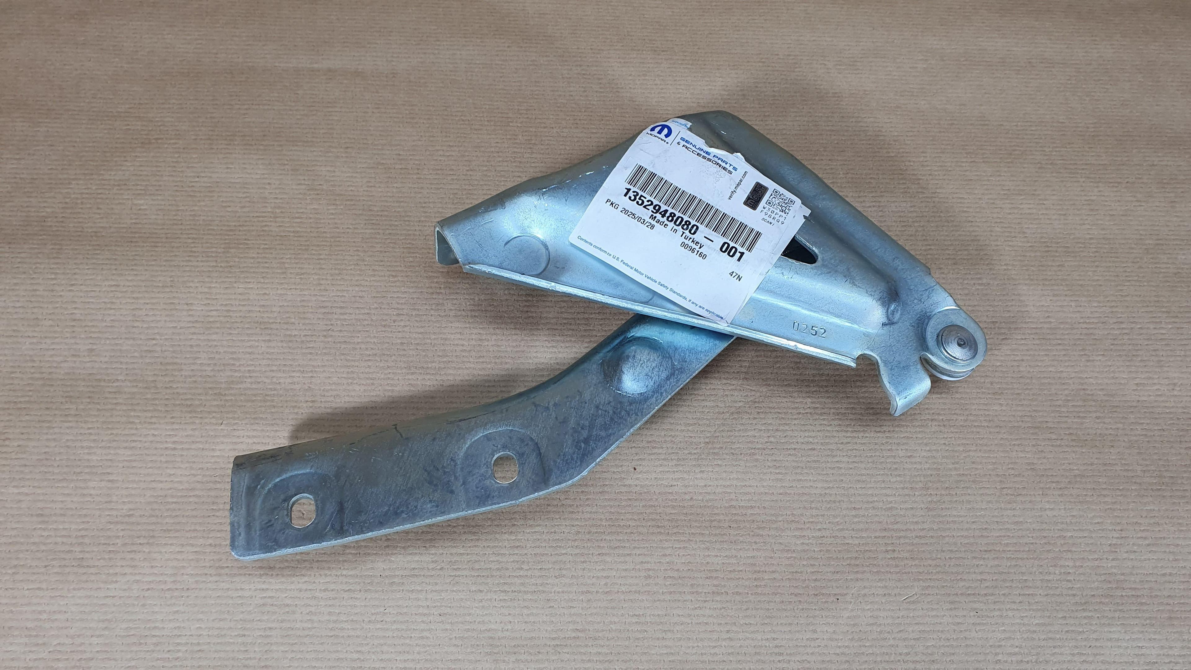 Motorhuvsgångjärn - Fiat Fiorino, 2007> från Autofrance