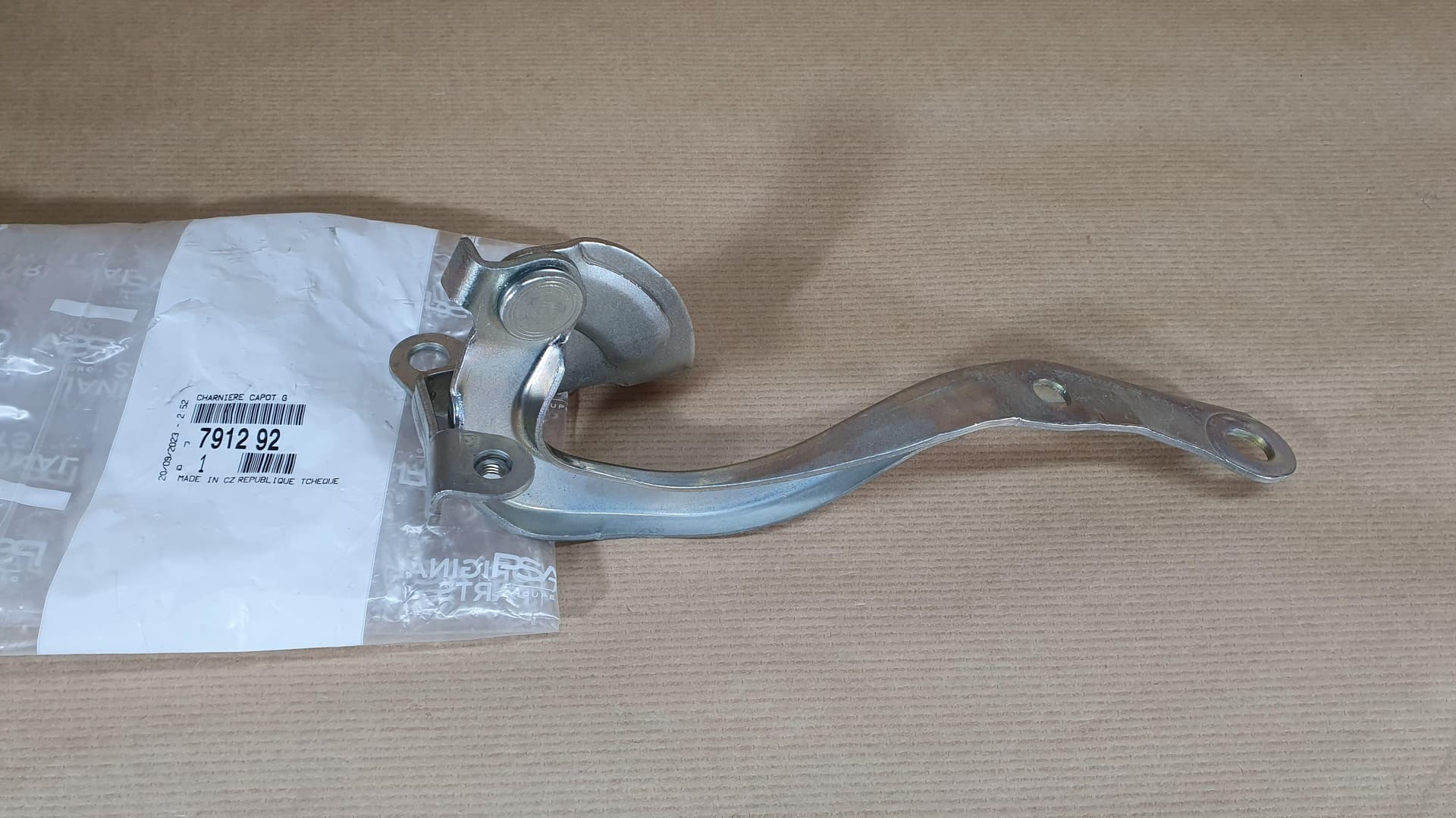 Motorhuvsgångjärn - Peugeot 107, Vänster från Autofrance