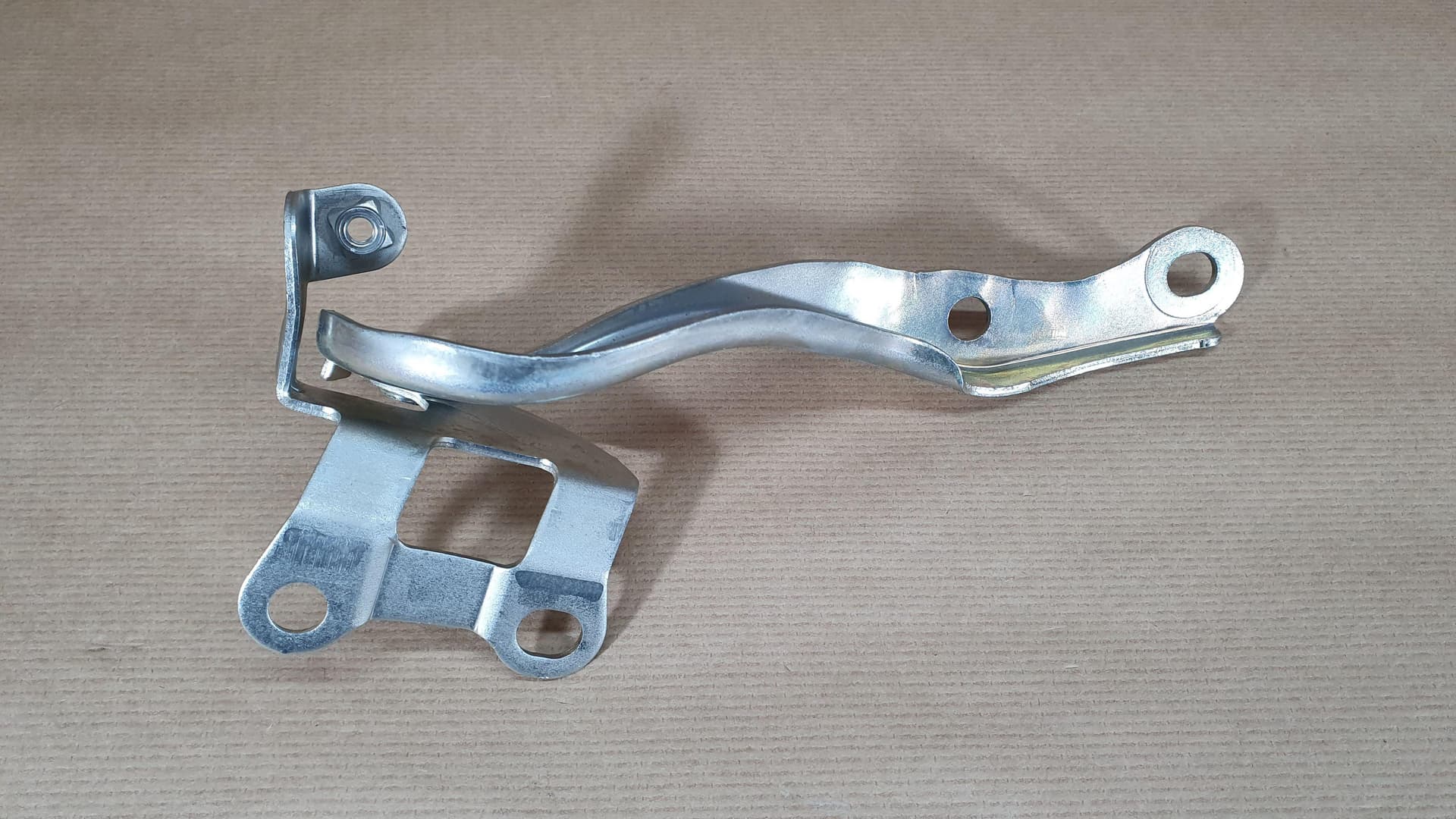 Motorhuvsgångjärn - Peugeot 107, Vänster från Autofrance - bild 2