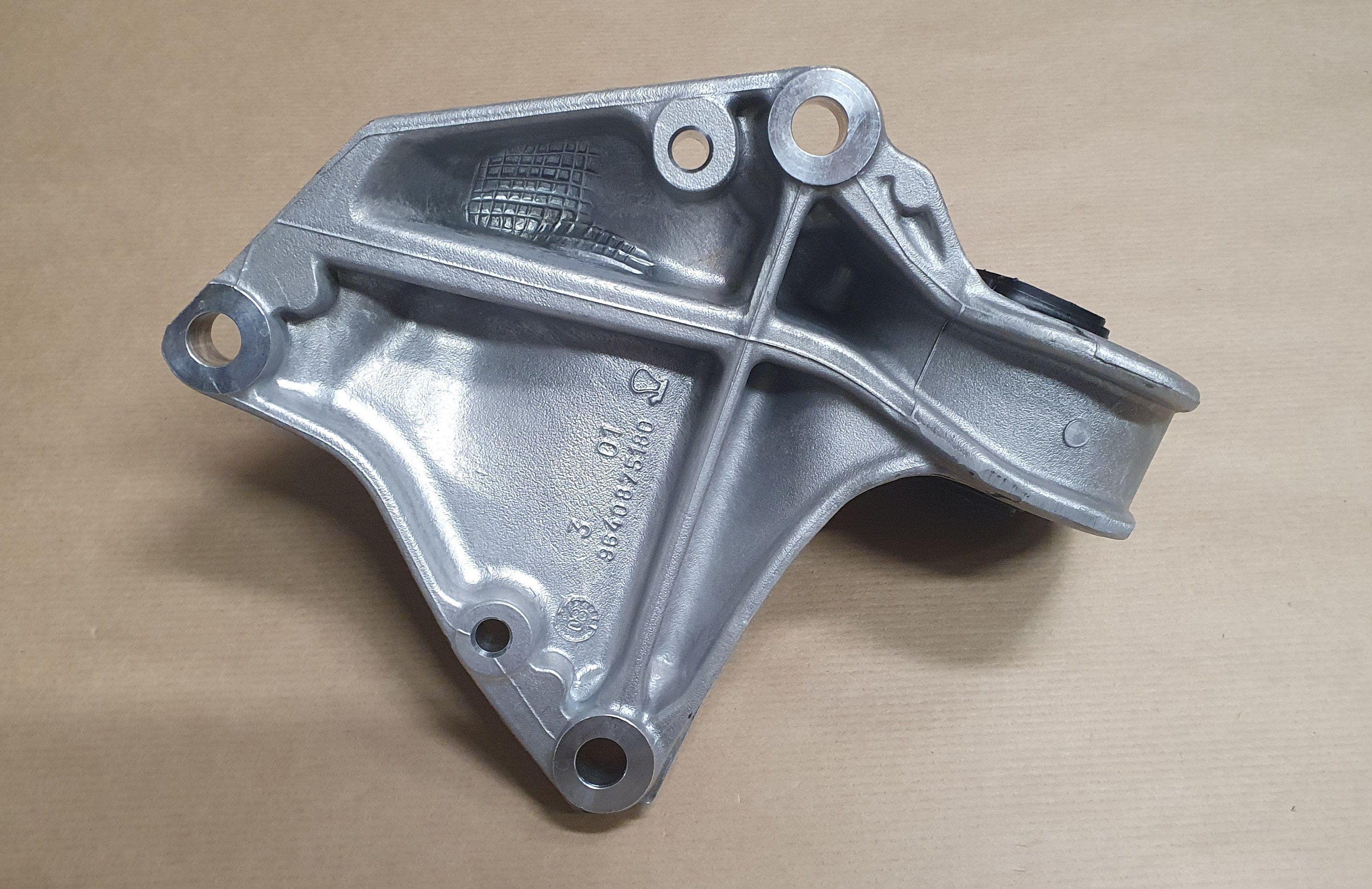 Motorupphängning - Peugeot 307 2.0HDI från Autofrance - bild 2