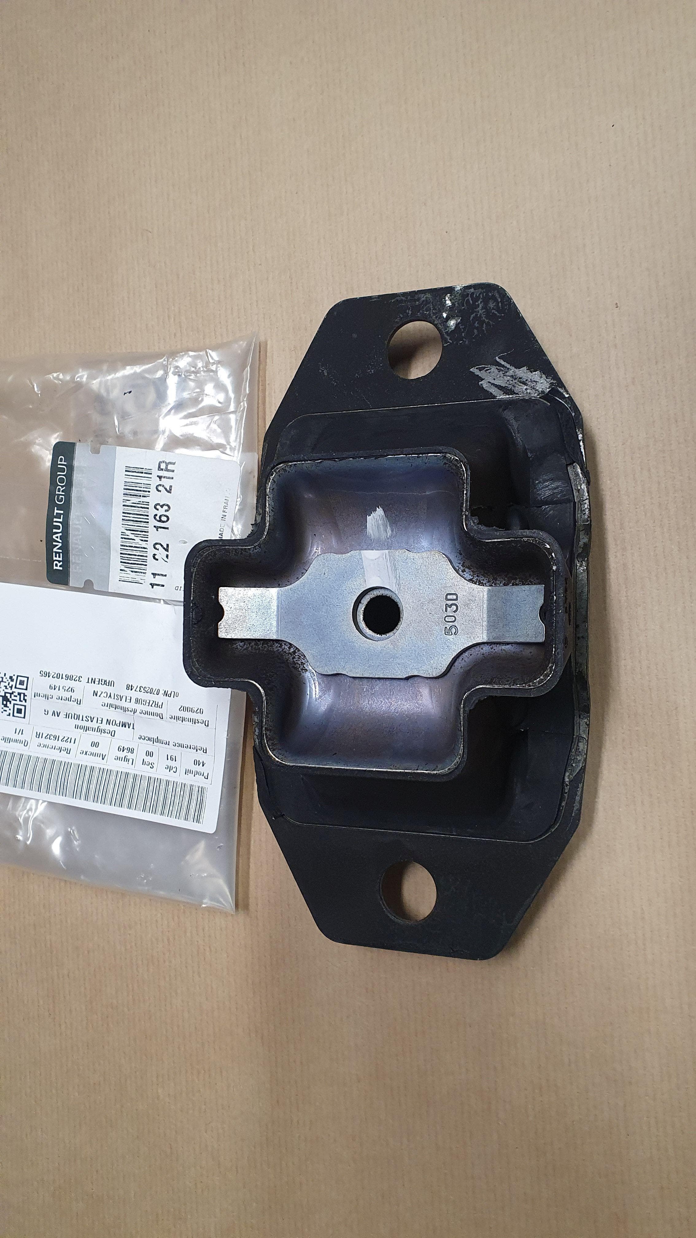 Motorupphängning - Renault Master IV vänster från Autofrance
