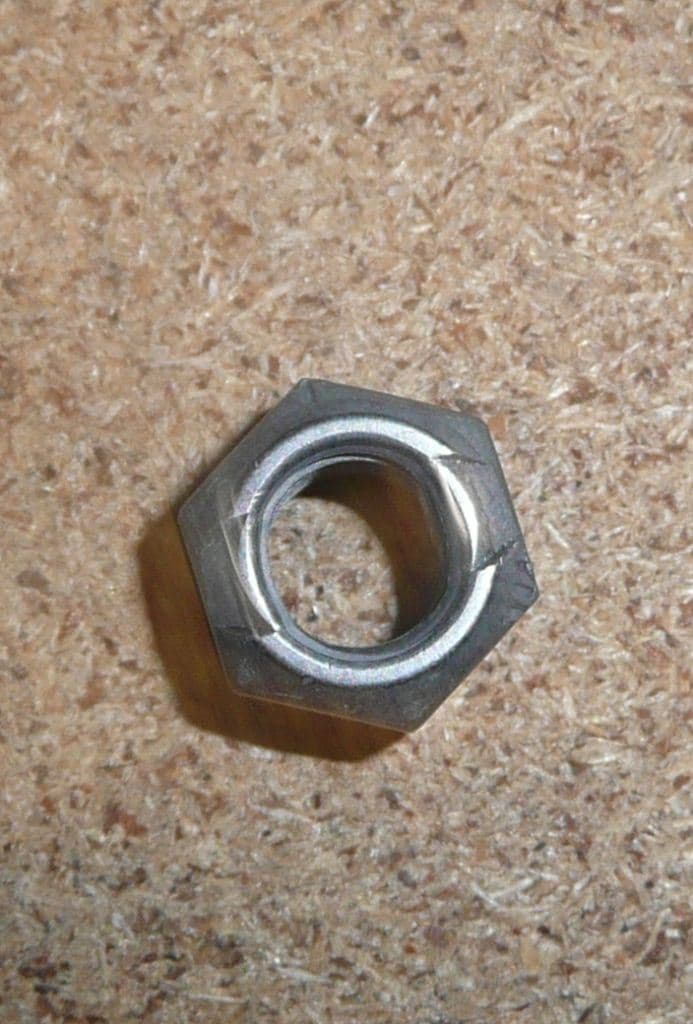 Mutter - 7X100-7-11 från Autofrance