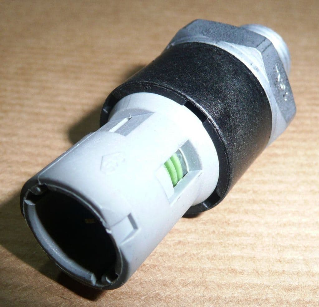 Oljetryckgivare - Dacia Duster 1.5DCI från Autofrance - bild 4